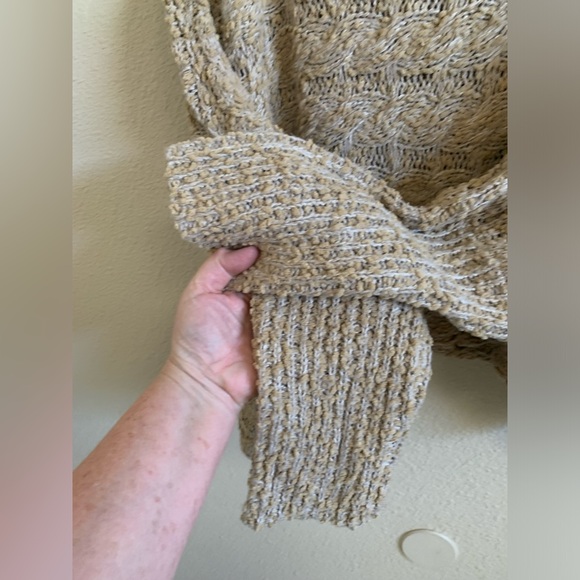 POL Oversized Sweater 🌴 - Picture 5 of 9